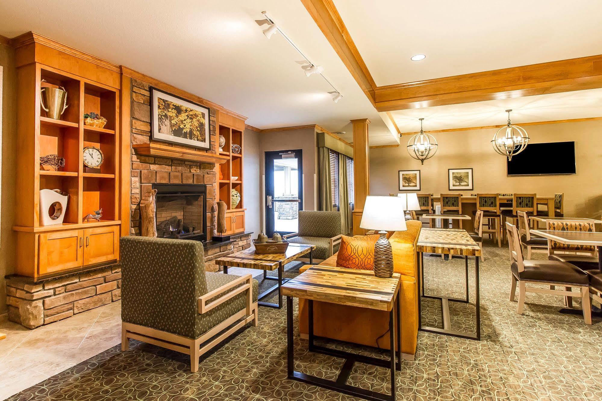 Mainstay Suites Stanley المظهر الخارجي الصورة