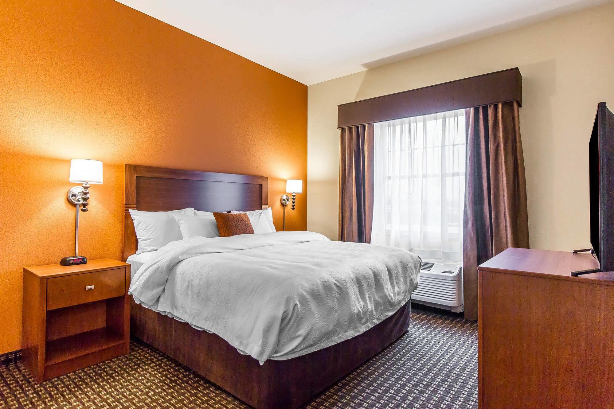 Mainstay Suites Stanley المظهر الخارجي الصورة