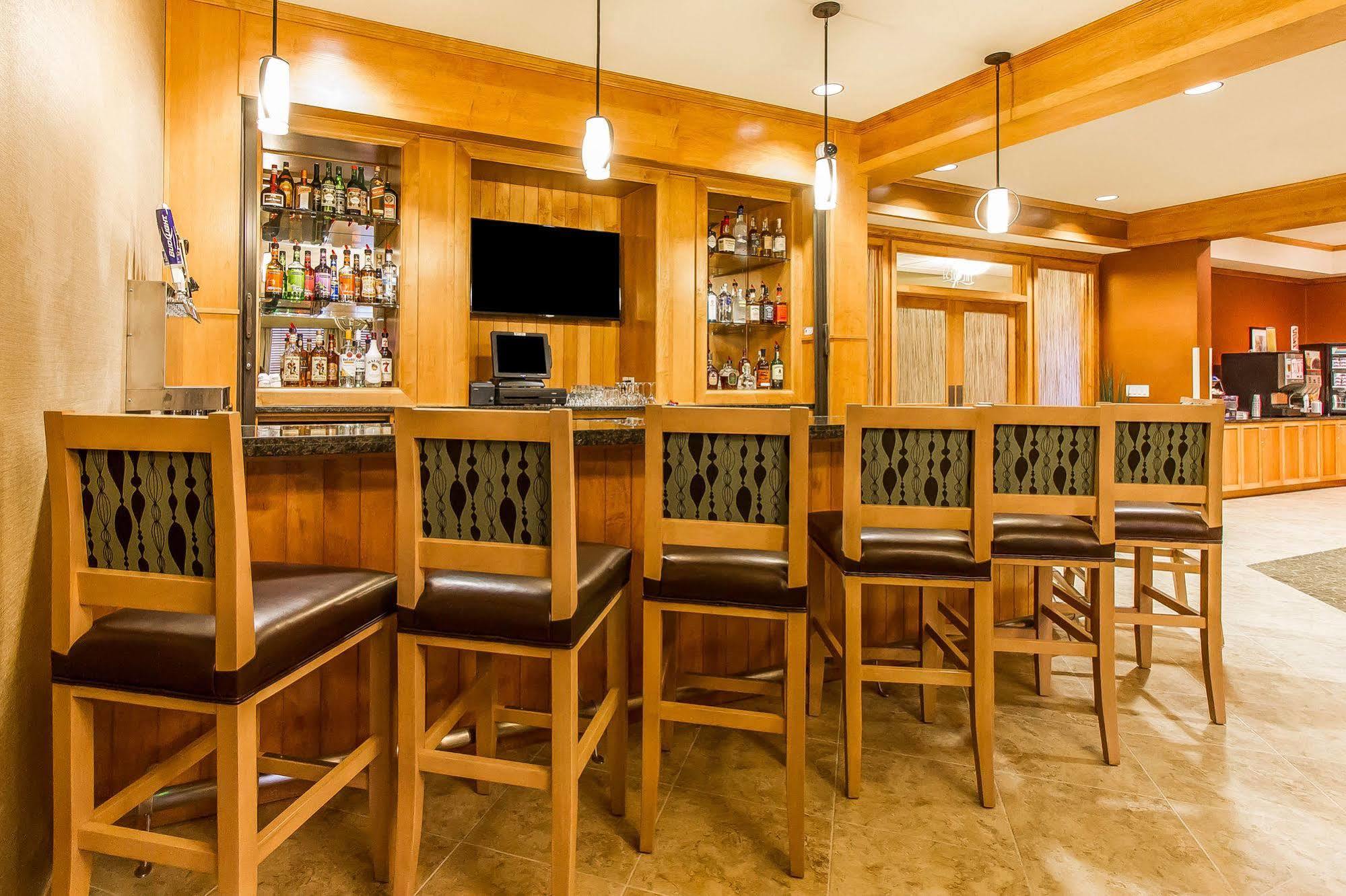 Mainstay Suites Stanley المظهر الخارجي الصورة